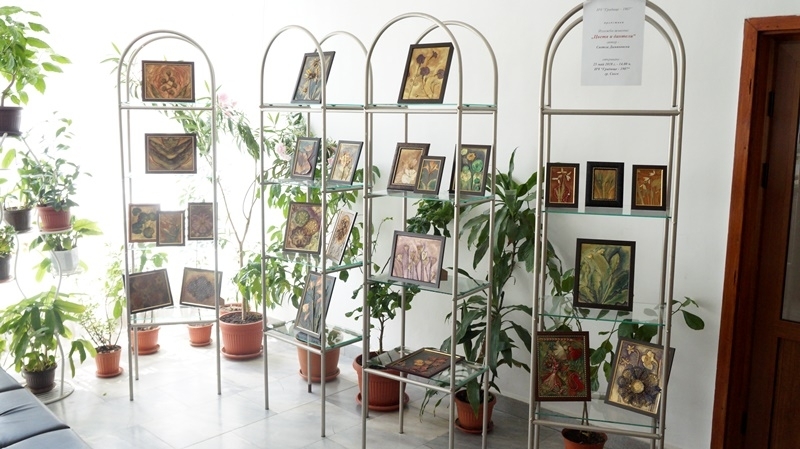 Изтъкнати мездренски литератори художници и краеведи взеха участие в среща