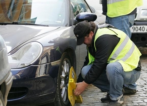 Служител на общинското предприятие Паркинги и гаражи ще бъде уволнен