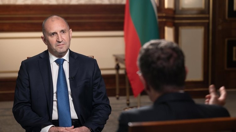 Румен Радев пред CNN: Вярвам в демокрацията, времето за референдум не е отминало