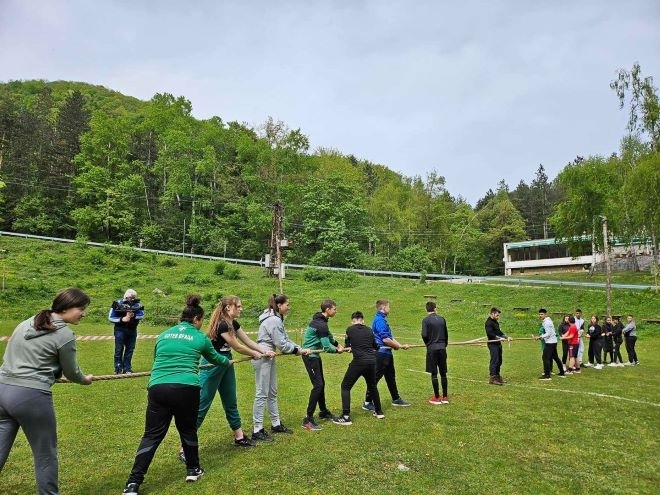 Възпитаници на учебни заведения от Враца взеха участие в пролетния