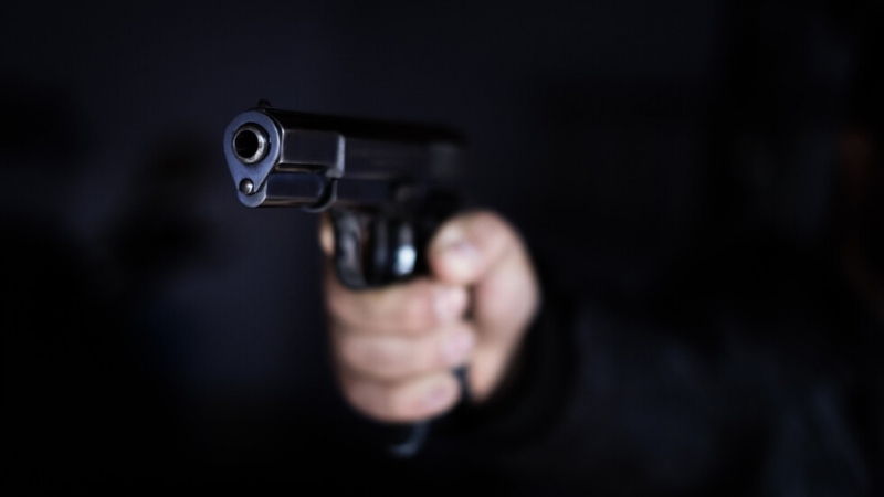 Полицията в Атина издирва човек застрелял мъж в северната част