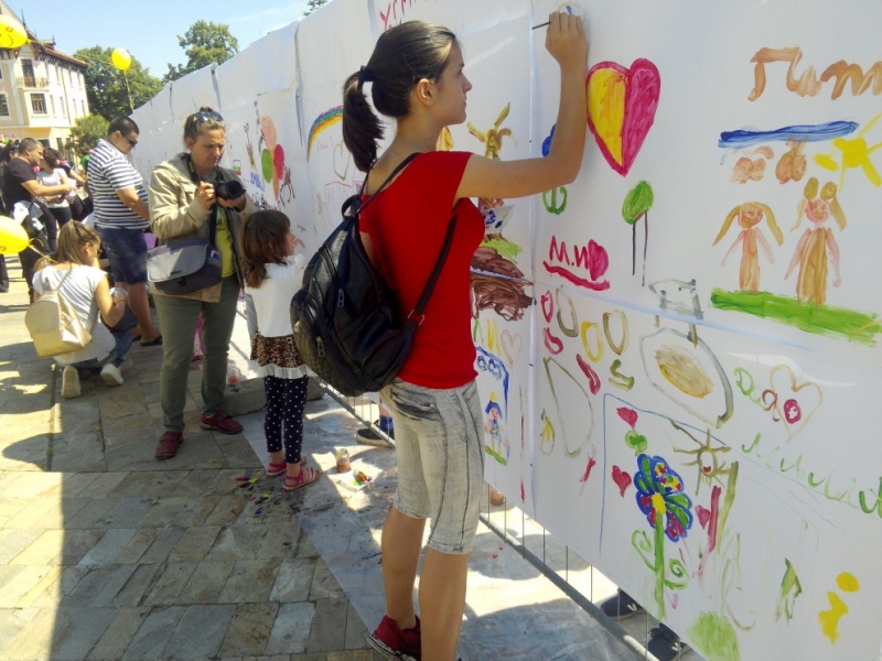 Много арт ателиета игри и забавления е подготвила за децата Община