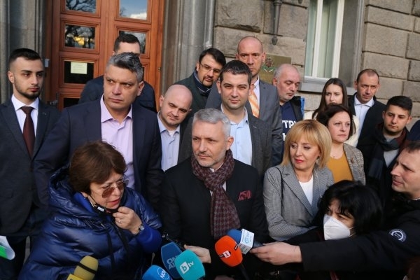 „Изправи се.БГ! Ние идваме!” започна да се „люспи”