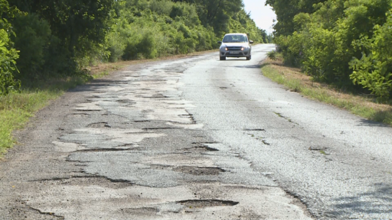 Близо 250 километра пътища в областите Видин Враца и Монтана