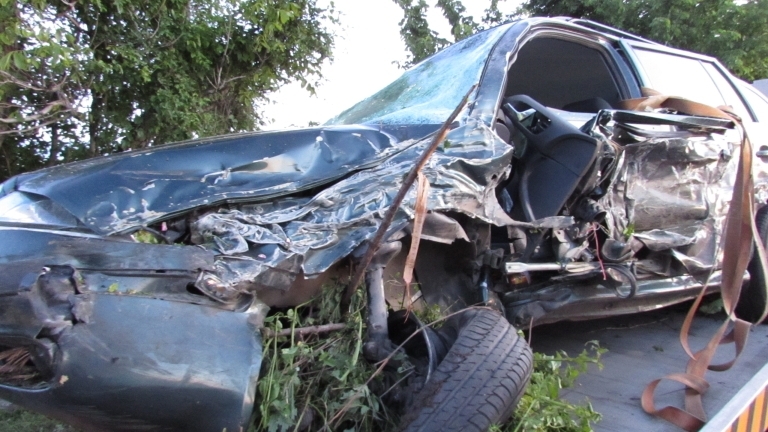 21 човека са загубили живота си при зверски катастрофи във