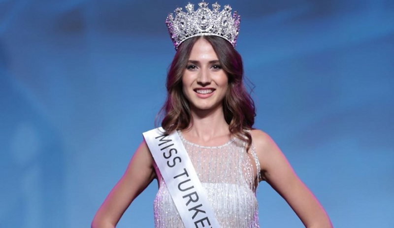 22 годишна красавица с български корени бе провъзгласена за най красивата жена