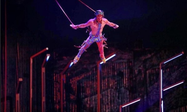 Акробат на Cirque du Soleil почина по време на представление