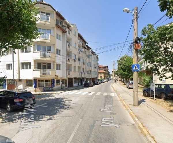 Днес движението по част от ул Петропавловска във Враца ще