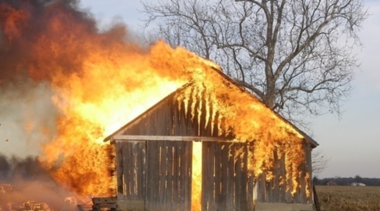 Полицията разследва пожар в бунгало във Враца научи агенция BulNews Огънят