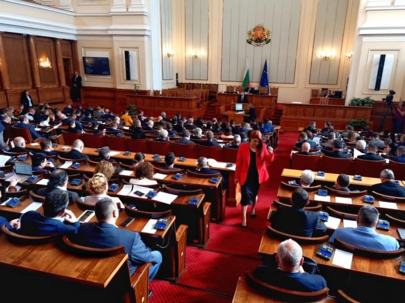 Четирима са новите депутати които влизат в Народното събрание на мястото