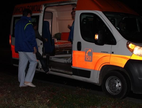 Двама полицаи от Пловдив са пострадали след като са били
