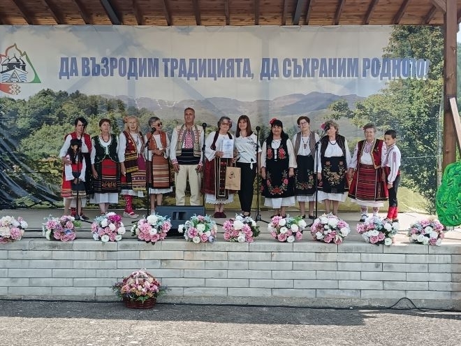 Над 500 самодейци се включиха в традиционния събор "Свидня" край Георги Дамяново