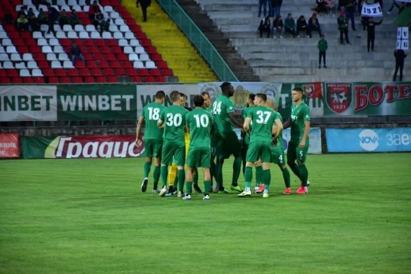 Изследваха футболистите на "Ботев" /Враца/ за COVID-19, здрави са