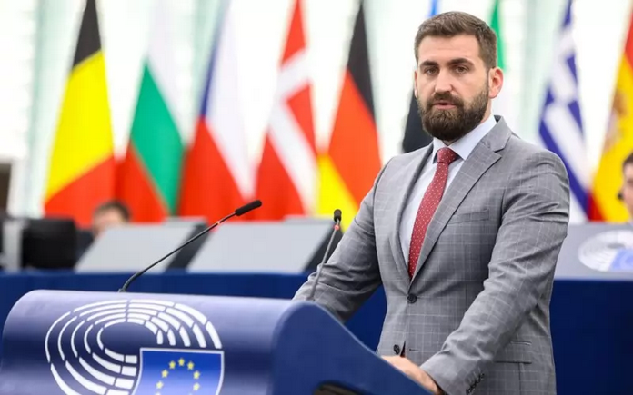 Евродепутат: 60% от внесените в България коли са с манипулиран километраж