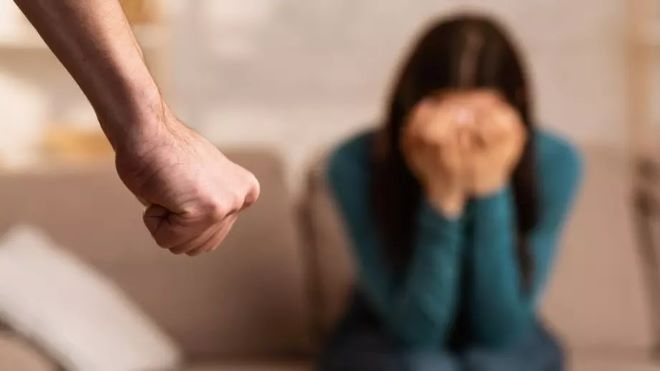 Мъж преби приятелката си в дома й във Враца прати