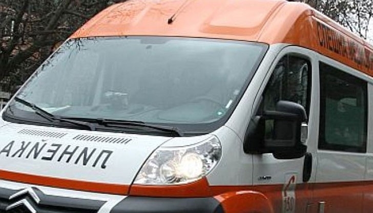 Мъж е в болница след катастрофа на пътя между Ракитово