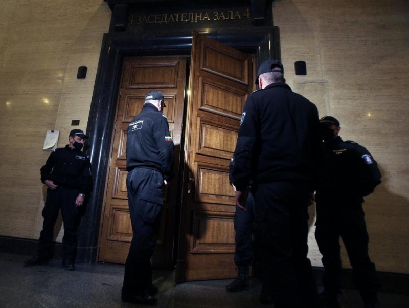 Военно апелативният съд остави за постоянно в ареста обвинения в