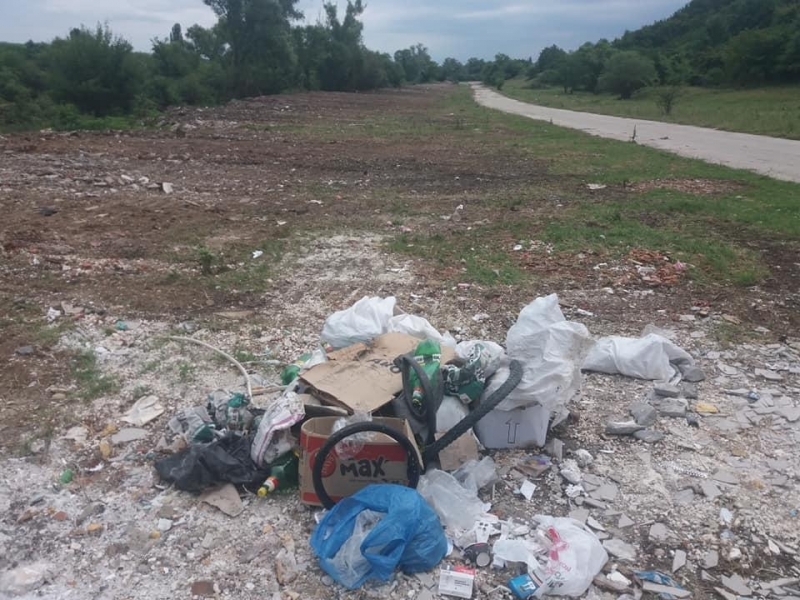 Недобросъвестни жители на мездренското село Моравица са изхвърлили своите отпадъци