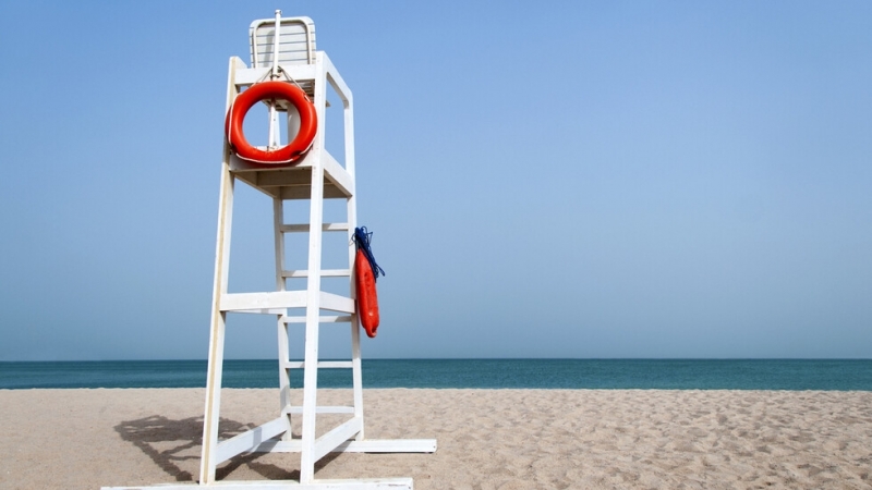 Рязко намалява броят на спасителите на плажа и медицинските екипи