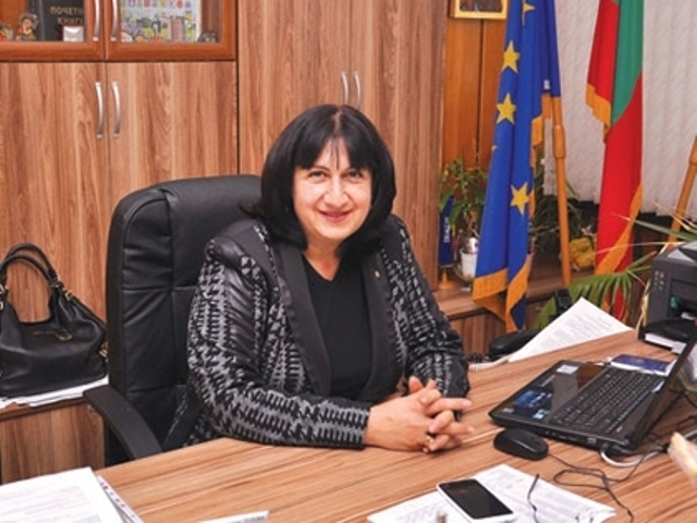 Кметът на Берковица Димитранка Каменова излезе с поздрав по случай