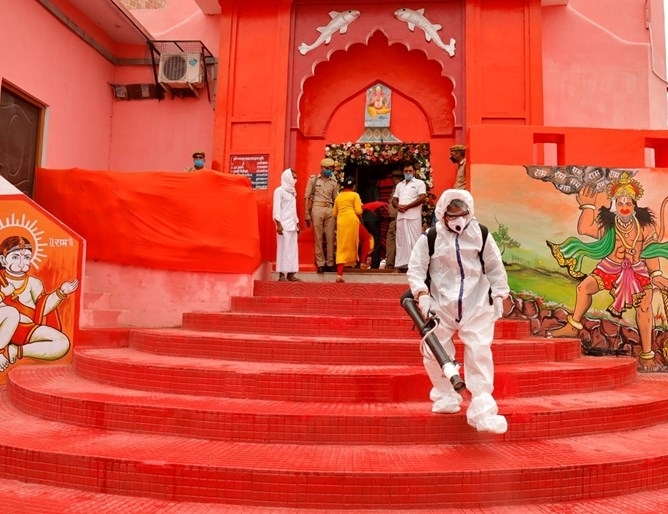 Индия регистрира най големия брой смъртни случаи на пациенти с коронавирус