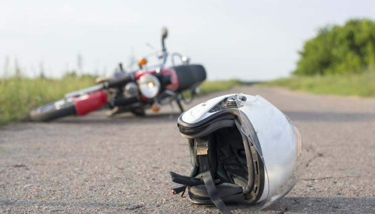 36 годишен моторист е с опасност за живота след катастрофа