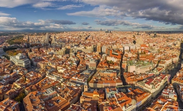 Европа вдига предпазливо мерките срещу коронавируса Малките паркове в испанската