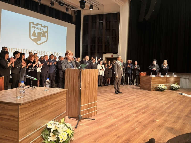 В деня на освобождението на Враца: Калин Каменов, кметовете на кметства и новите общински съветници положиха тържествена клетва /снимки+видео/