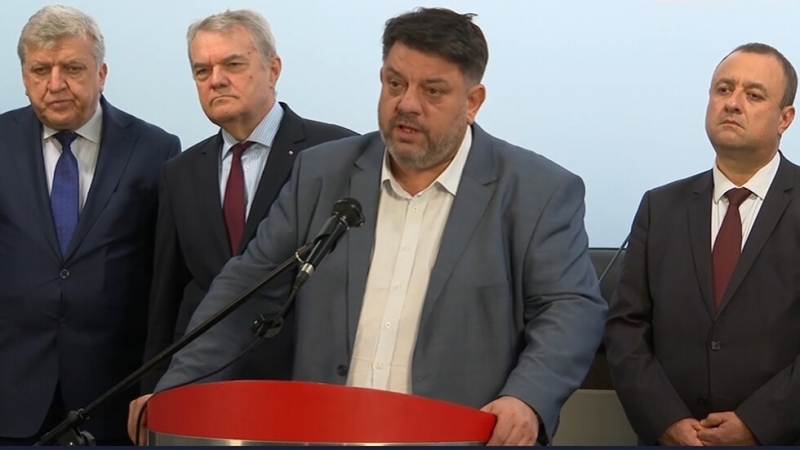 Изпълнителното бюро на БСП подава оставка