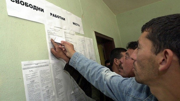 През месец юни работодателите са обявили пред бюрото по труда