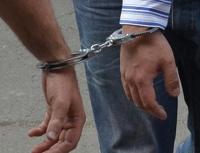 Полицаи от Кюстендил са задържали двама братя на по 30