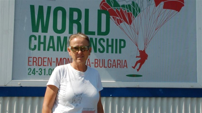 Първата група парашутисти от Катар пристигат за Световното първенство в Ерден