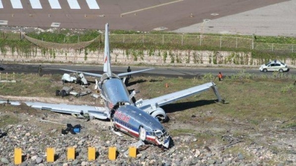 Пътнически самолет Boeing-737 се е разбил в южната част на