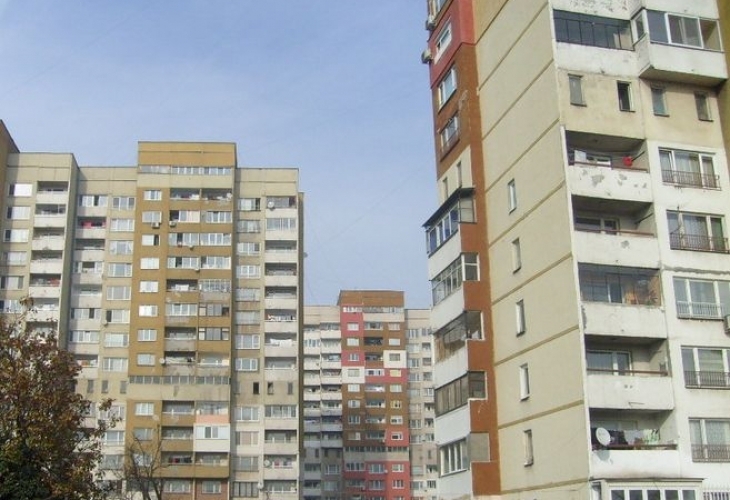 Психолозите на МВР са убедили 33 годишният мъж който се барикадира