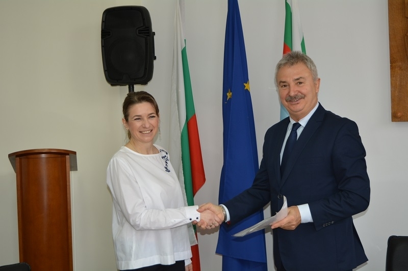 Българо швейцарската търговска камара дари 2540 лева на детското отделение в