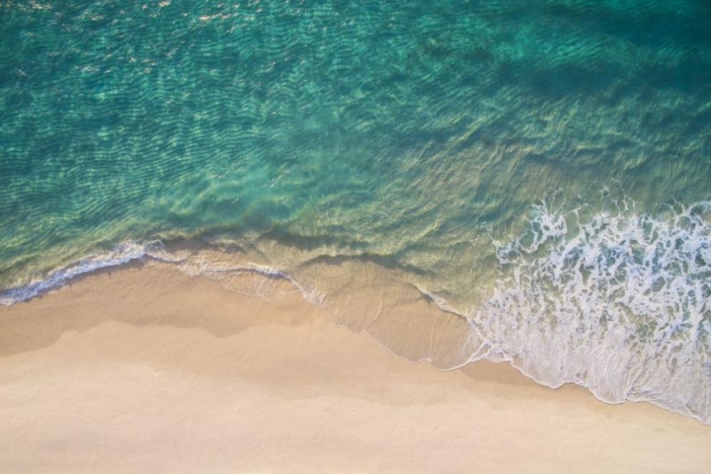 Собственик на заведение на централния плаж в Поморие раздава безплатно