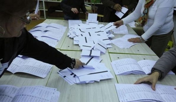 Районата избирателна комисия обяви първи резултати от парламентарния вот във