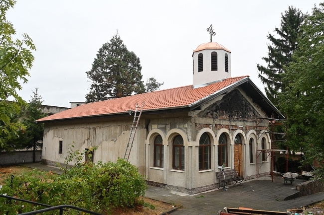 С дарения на вярващи и средства от Видинската митрополия са