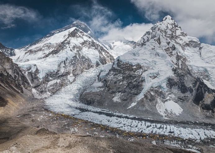 Земетресение с магнитуд 6 9 по Рихтер удари град Шигаце в