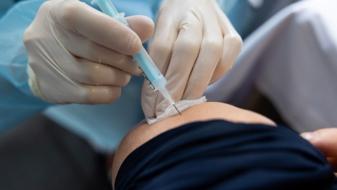 Всеки който до края на годината си направи подсилваща ваксинация