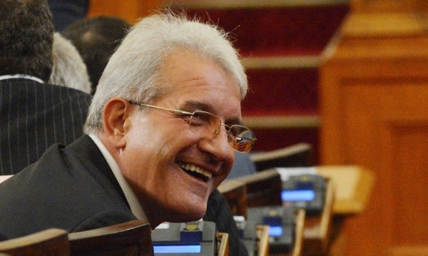 Депутатът от парламентарната група на ДПС Рамадан Аталай е припаднал