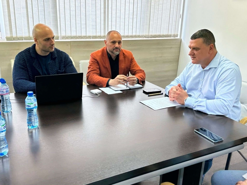 Мартин Харизанов и Красен Кръстев с приемни в Оряхово и Криводол – здравеопазването и инфраструктурата в центъра на вниманието /снимки/