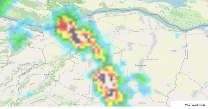 Силна буря връхлетя Лом преди минути научи агенция BulNews
Припомняме че