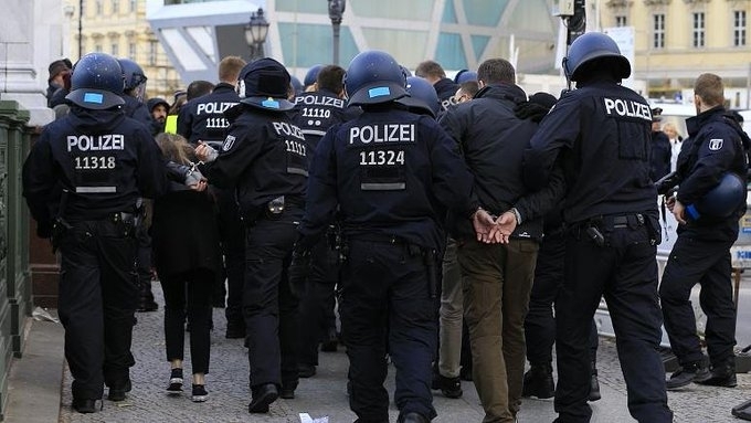 Германската полиция обискира днес три апартамента в западногерманския град Офенбах