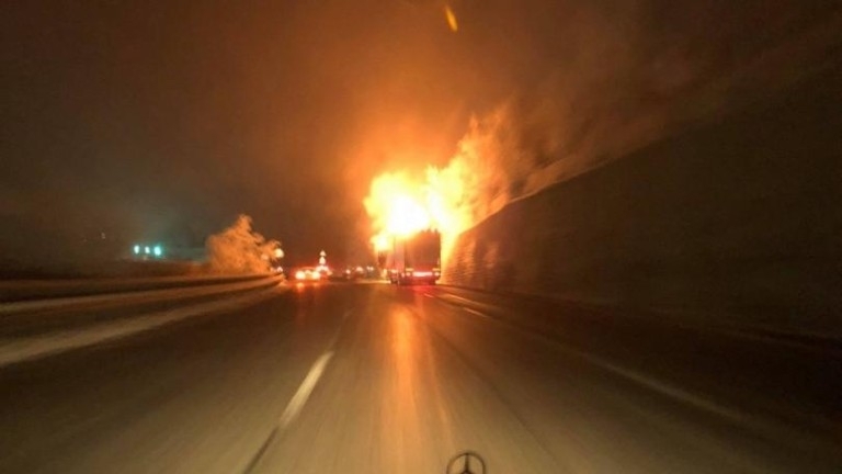 ТИР се е запалил по време на движение на международния