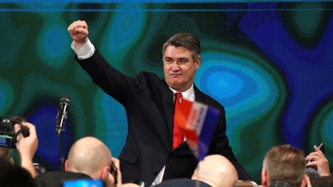 Бившият премиер социалистът Зоран Миланович печели президентските избори в