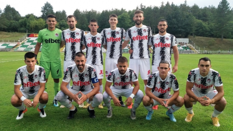 Локомотив Мездра надигра Ювентус Малчика с класическото 3 0 в срещата