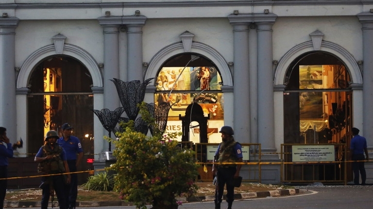 Началникът на полицията на Шри Ланка подаде оставка във връзка