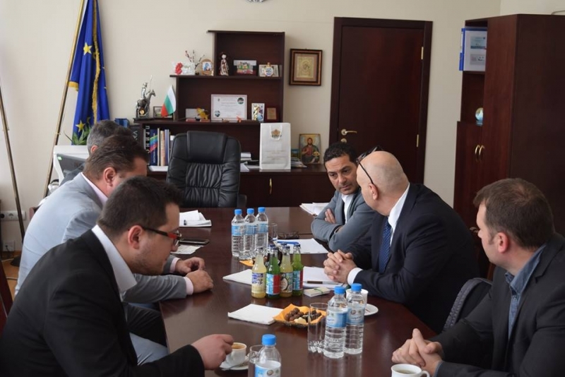 Италианският бизнесмен Джузепе Симонети българският търговски представител в Милано Николай