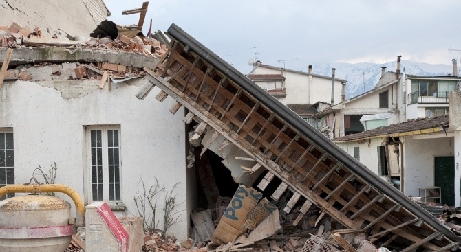 Броят на жертвите на земетресението в Албания достигна до 48